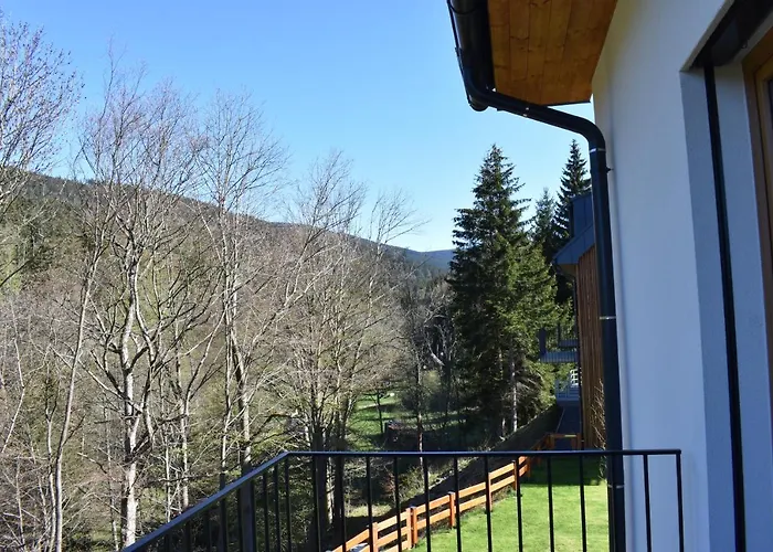 Leny, Appartement Dolní Morava